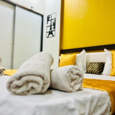 7 Seasons Palm Suite With Sky Orbit, Balcony, Swimming Pool, Wifi, Playground Rajkot Buitenkant foto